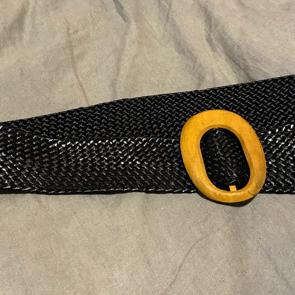 Black braided mango belt with wooden buckle - Picture 2 of 3